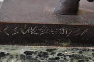 Csúcs Ferenc (1905-1999): Őz. Bronz, jelzett, márvány talapzaton, m:25 cm, h:22 cm