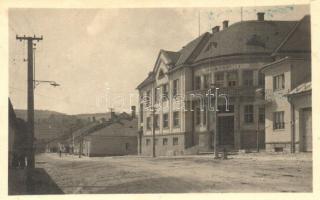 Libetbánya, Lubietová, Libethen; Skola T. G. Masaryk / Masaryk iskola, utcakép / school, street view (EK)