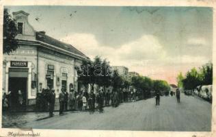 Hajdúszoboszló, Piac tér, Hangya szövetkezet üzlete. Davidovits Áruház kiadása (Rb)