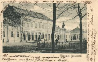 1902 Monor, Kossuth tér és szobor, Kerületi takarékpénztár, Strasser Sándor üzlete. Herodek István kereskedése és saját kiadása (EK)