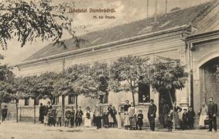 1917 Dombrád, M. kir. posta és falubeliek. Hetényi Lajos fényképész felvétele