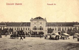 1911 Zilah Zalau; Kossuth tér, piac árusokkal, Vigadó szálloda, étterem és kávéház, Barta Károly üzlete. W.L. Bp. 2337. Szövetség könyvnyomda kiadása / square, market with vendors, Redoute hotel, restaurant and cafe, shop (EK)