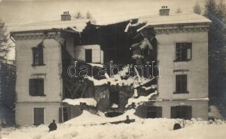 Toblaco, Toblach (Dél-Tirol); a háborúban megsérült Ploner Villa / damaged villa, WWI military, photo