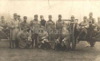 Első világháborús osztrák-magyar katonák csoportképe ágyúval / WWI Austro-Hungarian K.u.K. soldiers with cannon, group photo (b)