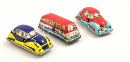 Lemezjáték autópálya, 3 db kisautóval, táblákkal, kulccsal, jó állapotban