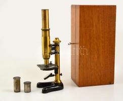 1907 Ernst Leitz Wetzlar mikroszkóp, 3 db lencsével, eredeti fa dobozában, üveg tárgylemezekkel, jó ...