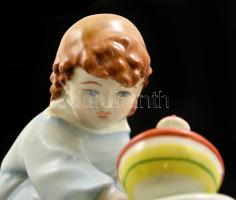 Zsolnay búgócsigás kisfiú, kézzel festett, jelzett (Sinkó András), apró kopásokkal, 16×8,5×12 cm