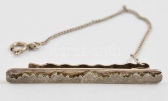 Ezüst(Ag) nyakkendőtű, jelzett, h: 4,5 cm, nettó: 4,9 g