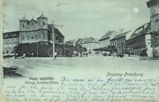 1899 Pozsony, Pressburg, Bratislava; Nagy Lajos tér, Herren und Knaben Kleider üzlete, építési állvány / square, fashion shop, construction stand