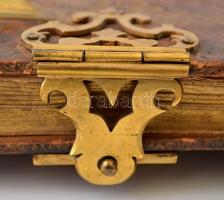 1751 Statua Collalti. A trevisioi Collalti család saját joganyagának kézzel írt kódexe. 
A família ...