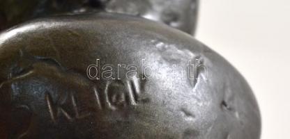 Kligl Sándor (1945-): Nyújtózkodó lány. Festett, mázas kerámia, jelzett, kopás nyomokkal, m:30 cm