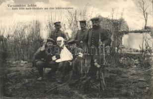 1915 Verwundeter Soldat, Erste Hilfe nach Rückkehr aus dem Schützengraben / WWI German military, Wounded soldier, first aid after returning from the trench (gluemark)