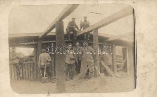 WWI German military, soldiers building a camp. photo (fl)