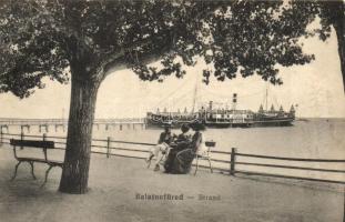 22 db RÉGI és MODERN balatoni lap hajókkal / 22 pre-1945 and modern Hungarian town-view postcards; Lake Balaton with ships
