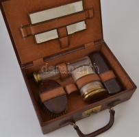 Retró férfi táska, borotválkozó készlettel, 29×40 cm