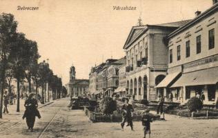 Debrecen, Városháza, utcakép, Csillag Arthur és Tóth üzlete (EK)