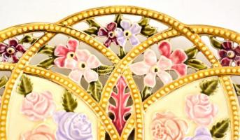 Josef Steidl Znaim áttört fajansz dísztál, kézzel festett, jelzett, kopás nyomokkal, d:39 cm