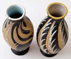 Gorka Lívia (1925-2011): Madaras váza pár (2db). Festett, mázas kerámia, jelzett, egyiken apró máz h...