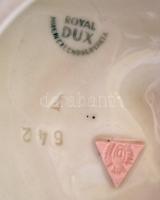 Royal Dux koronás daru, kézzel festett, jelzett, hibátlan, m:33 cm /  Royal Dux hoist with crown. Ha...