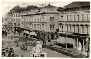 Szeged, Klauzál tér, üzletek, Takarékpénztár, Gyógyszertár, piaci árusok (EK)