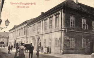 Magyaróvár, Mosonmagyaróvár; Városház utca, üzlet. W. L. (?) 2166. Kiadja Pingitzer Ignác (EK)