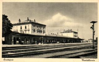 Érsekújvár, Nové Zámky; Vasútállomás / Bahnhof / railway station