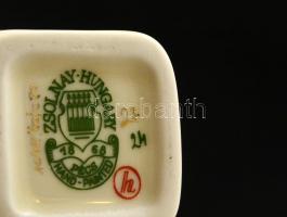 Zsolnay virágmintás porcelán váza, kézzel festett, jelzett, hibátlan, m: 14 cm