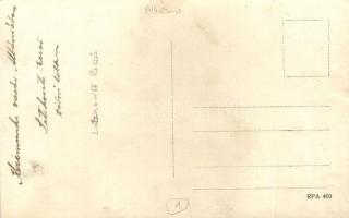 ~1915 Kézimunka vásár Albániában osztrák-magyar katonával. Latzkovits Rezső tábori lelkész felvétele...