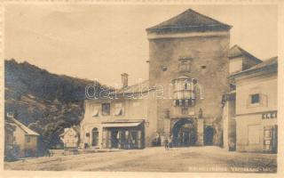 1911 Körmöcbánya, Kremnitz, Kremnica; Városkapu tér, üzletek. Kiadja Ritter Sándor / square, shops, street view