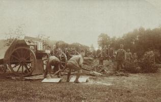 1916 Gyorstüzelő ágyú a harctéren löveggel / WWI K.u.k. military, rapid fire cannon with shell. photo + Reservebahn. des k.u.k. Inf. Reg. von Hindenburg No. 69. (EK)