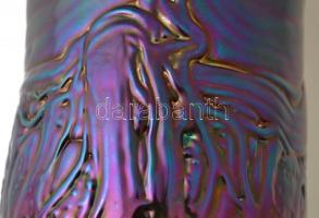 Horváth Márton (1941-2013): Irizáló díszváza, anyagában színezett, fújt üvegszál díszítéssel, hibátl...