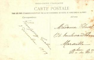 Tonkin, Fumeur d'opium préparant la pipe / Vietnamese Opium smokers preparing the pipe. TCV car...