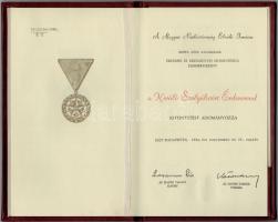 1980. Kiváló Szolgálatért Érdemrend kitüntetés adományozói okirata, benne még 5db viselésre jogosító igazolvány.