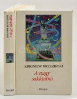 Zbigniew Brzezinski: A nagy sakktábla. Amerika világelsősége és geopolitikai feladatai. Fordította: Hruby József. Bp.,1999, Európa. Kiadói kartonált papírkötés, a gerincen pici sérüléssel.