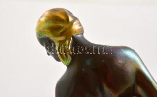 cca 1910 Zsolnay női akt lepellel, Formába öntött keménycserép színes festett eozinmázzal, jelzett, ...