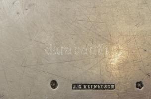 J. C. Klinkosch ezüst (Ag.) műhely (Bécs), historizáló füles tálca, préselt és poncolt díszítésekkel...