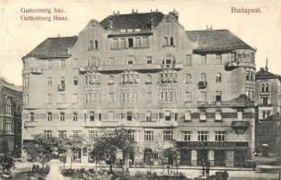 Budapest VIII. Guttenberg ház, Intim Kávéház, Blum üzlete. Bal oldalon az országos Rabbiképző és tanítóképző intézet egy része (EK)