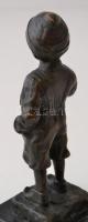 A kis csavargó, jelzett (Schmidt Felling, J.B Deposee), nagy szériás modern bronz figura, m:18 cm
