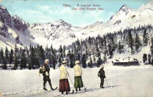 Tátra, Tatry; síelők a befagyott Poprádi tavon / Popradske pleso / skiing people on the frozen lake (EK)