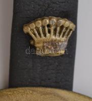 Réz (bőr szíjjal) lószerszámok: zabla, oldaldísz, összesen: 3 db, h:67 cm (2×), h:20 cm