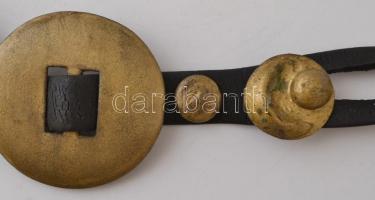 Réz (bőr szíjjal) lószerszámok: zabla, oldaldísz, összesen: 3 db, h:67 cm (2×), h:20 cm