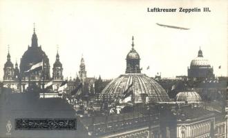 Luftkreuzer Zeppelin III über Berlin / Zeppelin III airship above Berlin