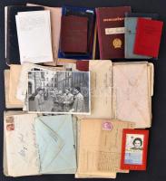 cca 1930-1970 Vegyes papírrégiség tétel, közte 25 db tábori posta, régi katonai iratok, fotók, képeslapok, levelek, tágsági, szakszervezeti igazolványok, munkakönyvek, MÁV igazolványok
