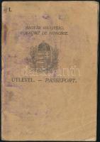 1926-1932 Magyar Királyság fényképes útlevele, Badál Ede I. kerületi elöljáró és felesége fényképes útlevele, bejegyzésekkel, az első két lap összeragadt, foltos.