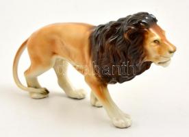 Royal Dux? csehszlovák oroszlán, kézzel festett, jelzett, apró kopásokkal, 23,5×12×6,5 cm