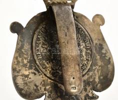 cca 1870-1880 Díszes ezüst (Ag.) övre akasztható kulcstartó Ferenc József 2 Fl érem berakással, ponc...