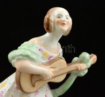 Herendi Déryné, kézzel festett, jelzett, apró kopásnyomokkal, m: 21,5 cm