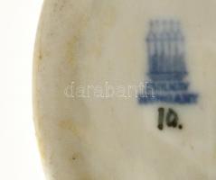 Zsolnay tacskó, kézzel festett, jelzett, apró kopásokkal, m: 7 cm