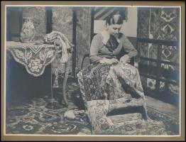 Budapestm VIII. József Krt. 10-12. Manus szőnyeg, fonal, gobelin üzlet portálja, valamint belseje és...