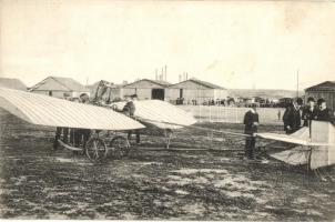 Budapest XV. Rákosmező, Zsélyi Aladár okleveles pilóta és repülőgépe a repülőtéren &quot;1914 Hadirepülőgép Kiállítás Budapest&quot; So. Stpl (apró szakadás / tiny tear)